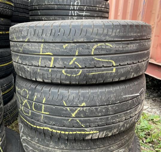 Goodyear EfficientGrip Cargo 235/65 R16C