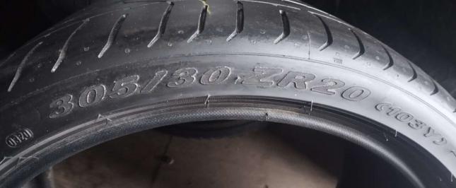 Pirelli P Zero 305/30 R20