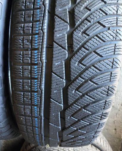 Michelin Pilot Alpin 4 225/45 R18