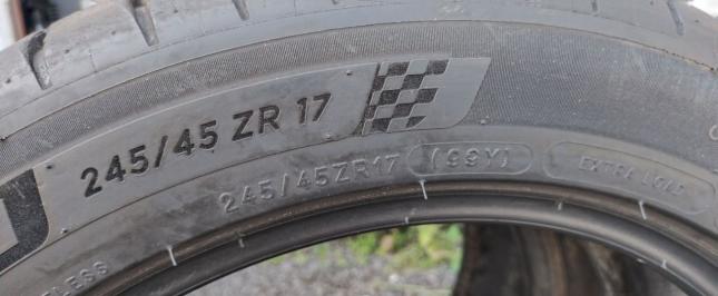 Michelin Pilot Sport 4 245/45 R17 99Y