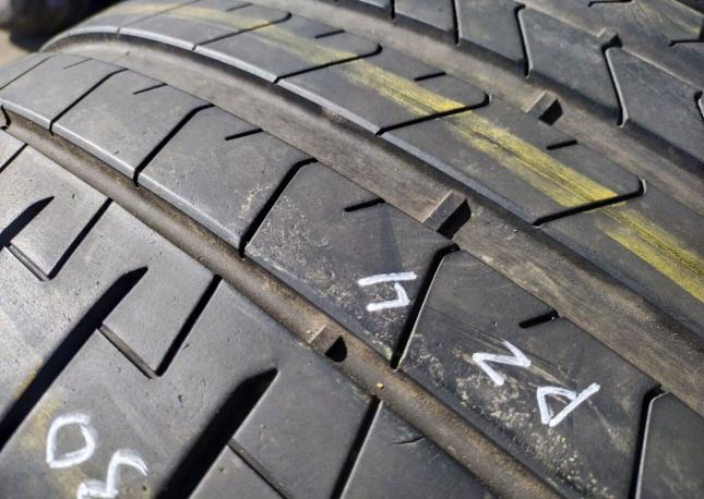 Pirelli P Zero PZ4 285/30 R21