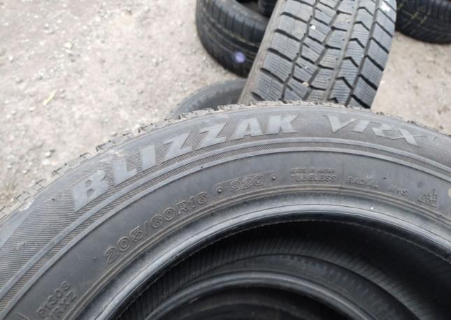 Bridgestone Blizzak VRX 205/60 R16 92Q