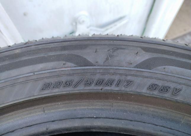Goodyear EfficientGrip Compact 225/50 R17