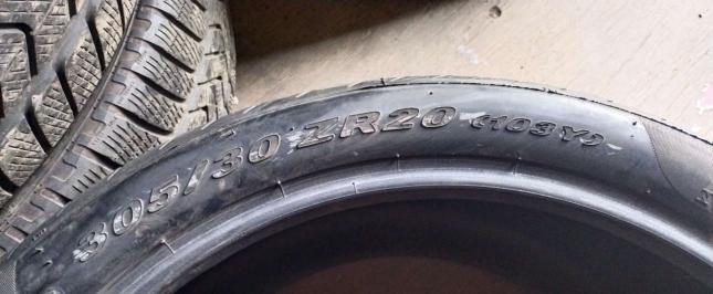 Pirelli P Zero 305/30 R20