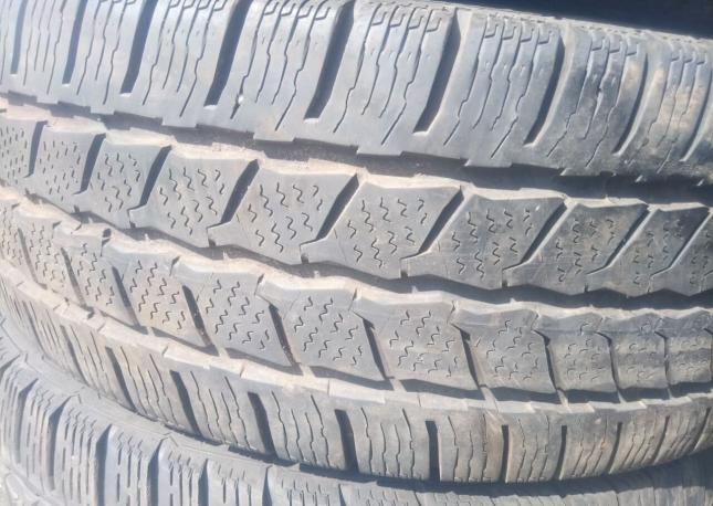 Continental VancoWinterContact 235/65 R16C