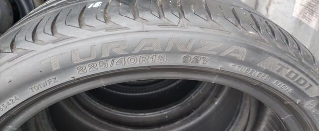 Bridgestone Turanza T001 225/40 R18