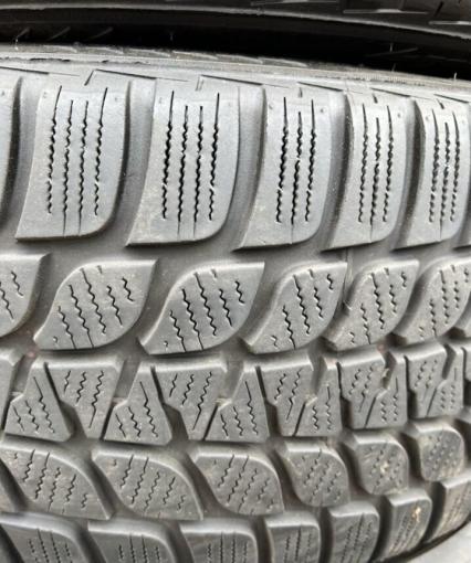Bridgestone Blizzak LM-25 225/40 R19
