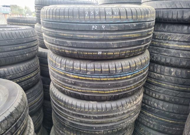 Pirelli P Zero PZ4 255/40 R21