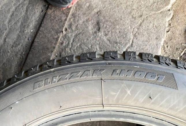 Bridgestone Blizzak LM-001 225/40 R18