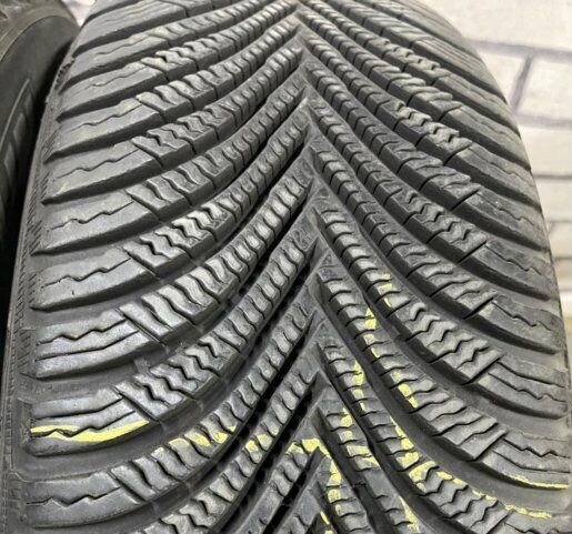 Michelin Alpin 5 215/55 R17 H
