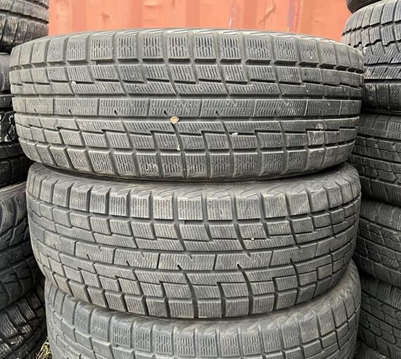 Yokohama Ice Guard IG30 215/60 R16