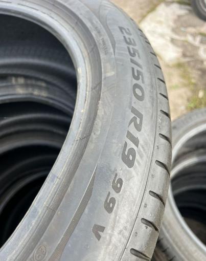 Pirelli P Zero PZ4 235/50 R19