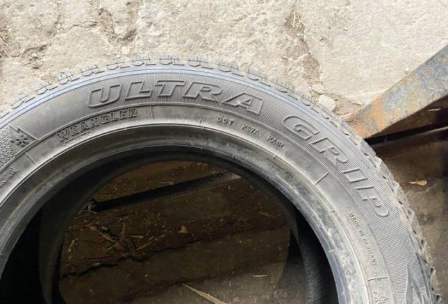 Goodyear Eagle Ultra Grip GW-3 185/60 R16