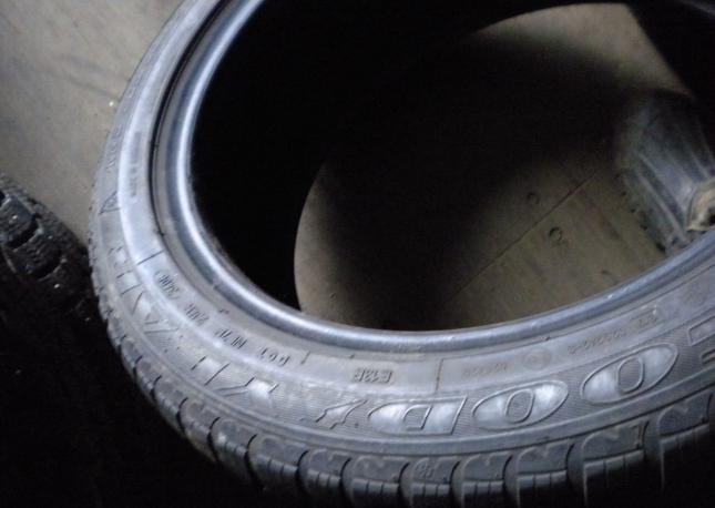 Goodyear Eagle Ultra Grip GW-3 205/50 R17