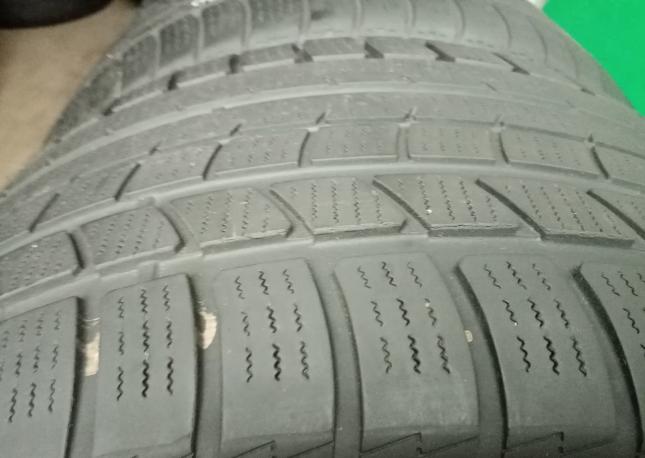 Hankook IceBear W300 295/40 R20