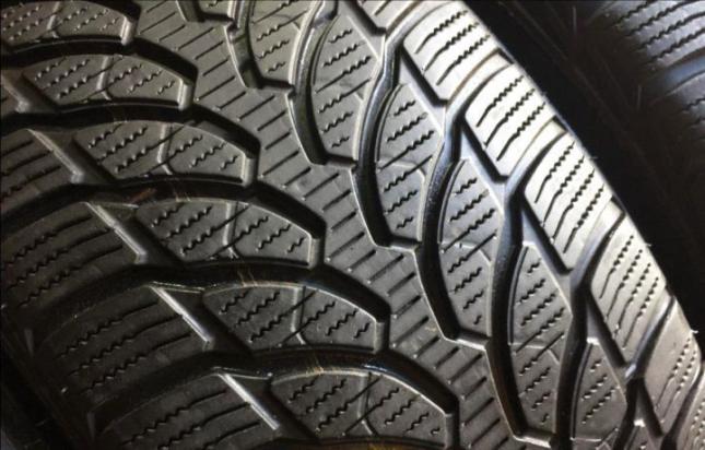 Bridgestone Blizzak LM-32 225/55 R17