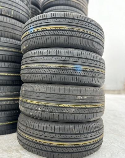Yokohama Advan dB V552 215/55 R17