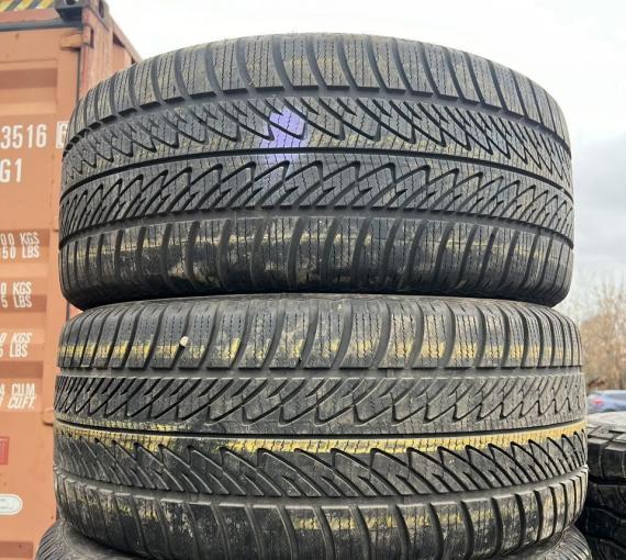 Goodyear UltraGrip 8 Performance 285/45 R20