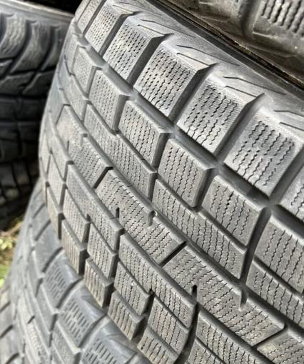 Yokohama Ice Guard IG30 215/60 R16