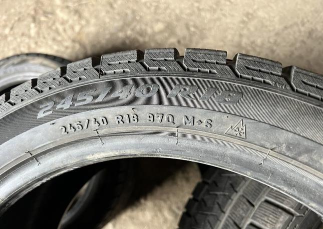 Pirelli Ice Asimmetrico 245/40 R18