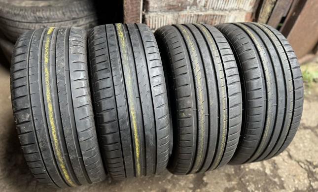 Michelin Pilot Sport 4 225/40 R18