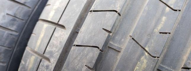 Pirelli P Zero PZ4 275/45 R21