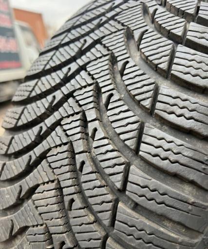 Michelin Alpin 4 215/55 R17