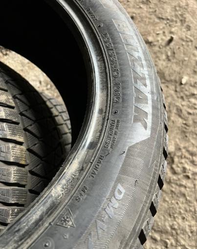 Bridgestone Blizzak DM-V2 235/55 R19