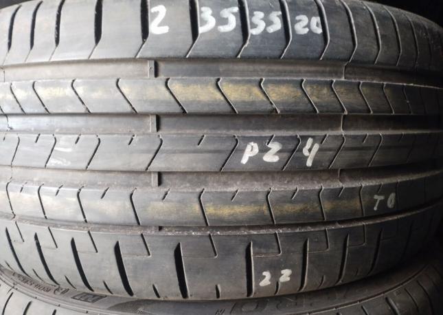 Pirelli P Zero PZ4 235/35 R20