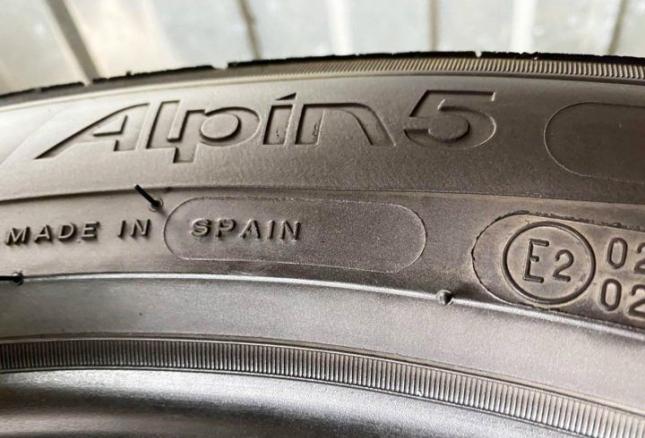 Michelin Alpin 5 215/55 R16 V