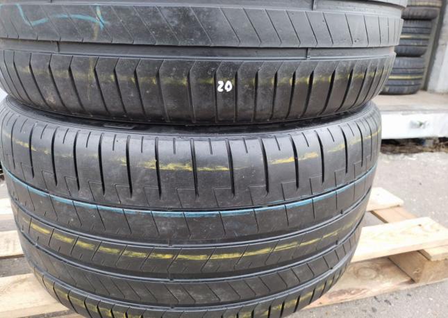 Pirelli P Zero PZ4 275/35 R21 п╦ 315/30 R21