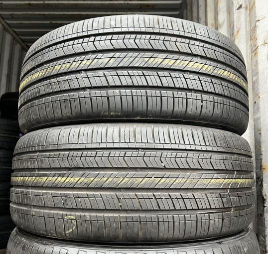 Kumho Majesty 9 Solus TA91 245/45 R19 п╦ 275/40 R19