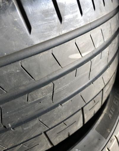 Pirelli P Zero PZ4 235/35 R19