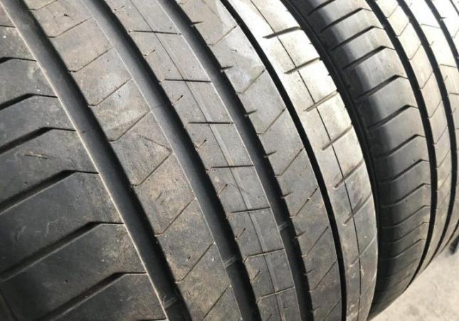 Pirelli P Zero PZ4 275/30 R21