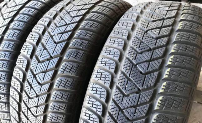 Pirelli Winter Sottozero 3 215/40 R17