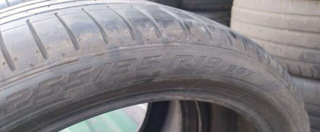 Pirelli P Zero PZ4 255/35 R19 Y