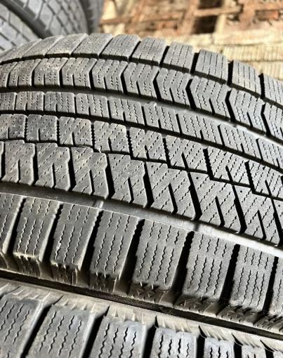 Bridgestone Blizzak VRX2 245/45 R17