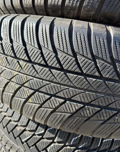 Bridgestone Blizzak LM-001 225/60 R18