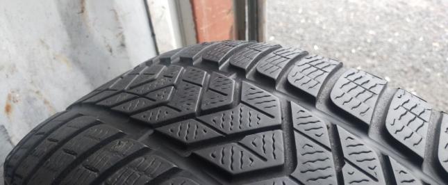 Pirelli Winter Sottozero 3 255/45 R19 V