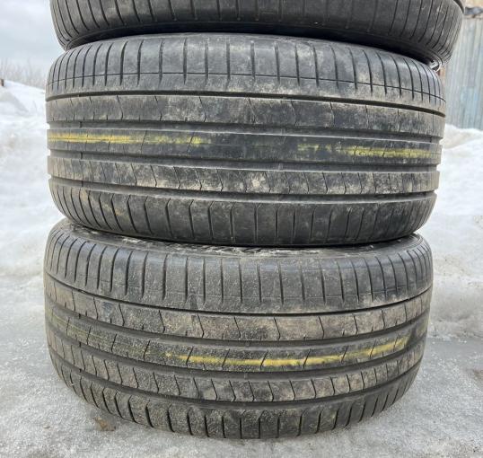 Pirelli P Zero PZ4 275/40 R20