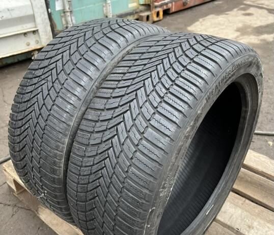 Bridgestone Weather Control A005 225/45 R19