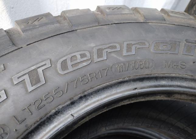 Bfgoodrich Mud-Terrain T/A KM2 255/75 R17