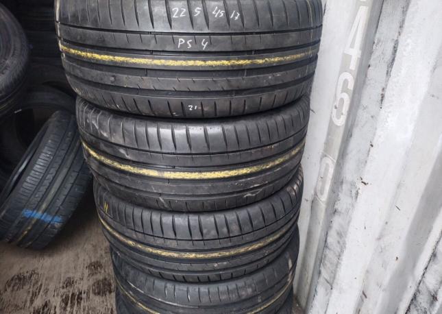 Michelin Pilot Sport 4 225/45 R17