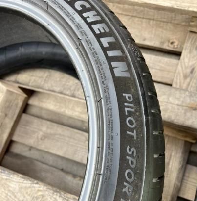 Michelin Pilot Sport EV 255/40 R20 V
