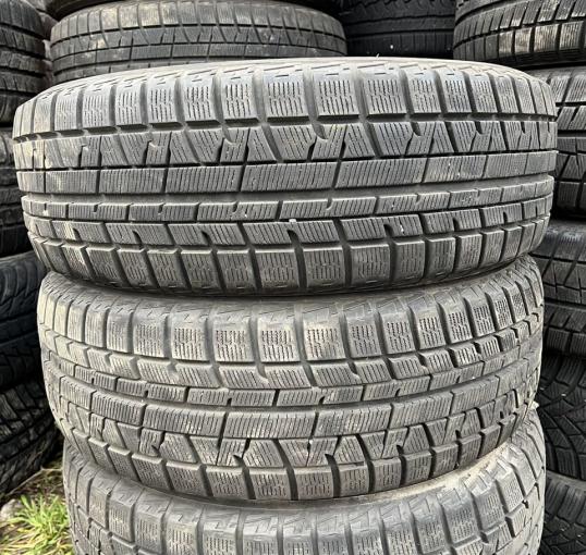 Yokohama Ice Guard IG50 215/60 R16