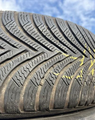 Michelin Alpin 5 215/65 R17