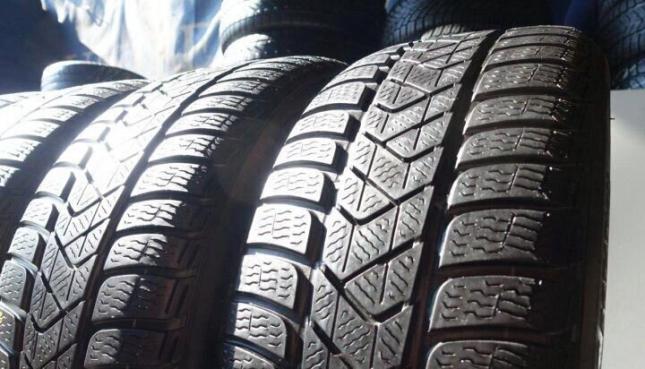 Pirelli Winter Sottozero 3 235/40 R18