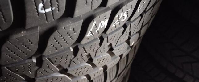 Bridgestone Blizzak LM-25 245/40 R19 V