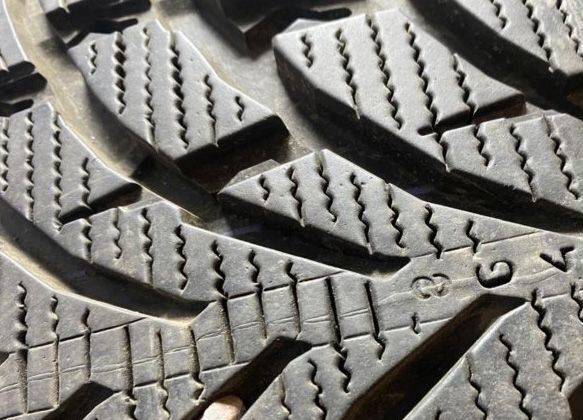Nokian Tyres WR SUV 4 235/65 R17