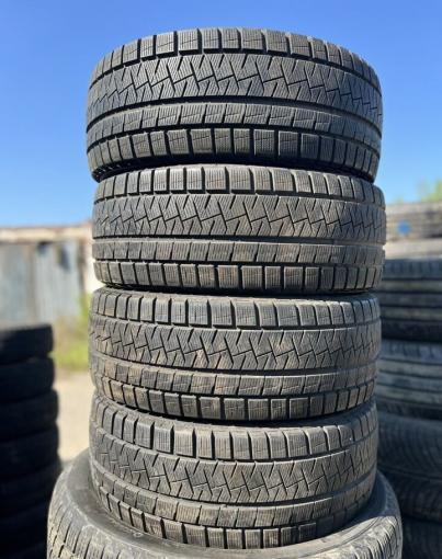 Pirelli Ice Asimmetrico 215/45 R17